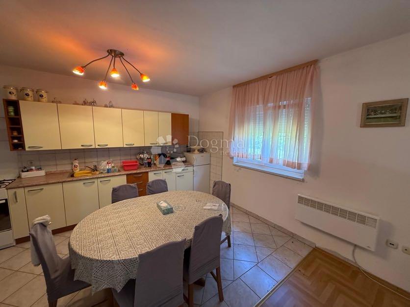 Hiša Podoštra, Gospić - Okolica, 200m2