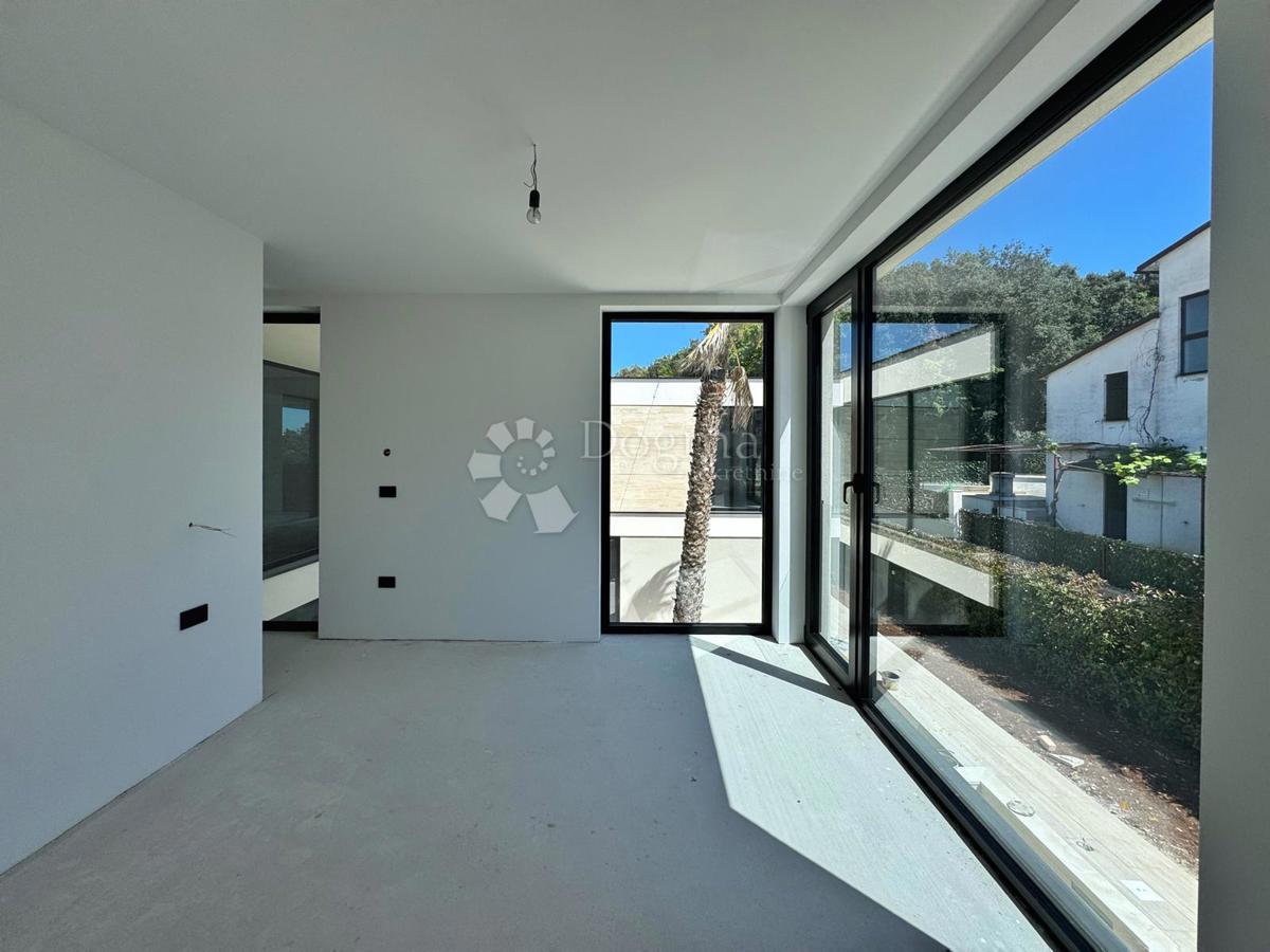 Hiša Pješčana Uvala, Medulin, 550m2