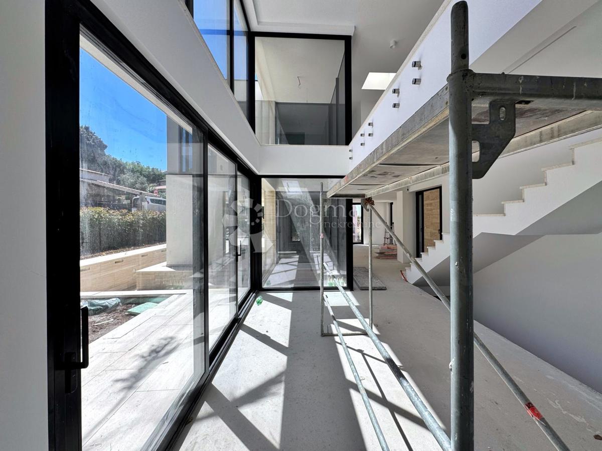 Hiša Pješčana Uvala, Medulin, 550m2