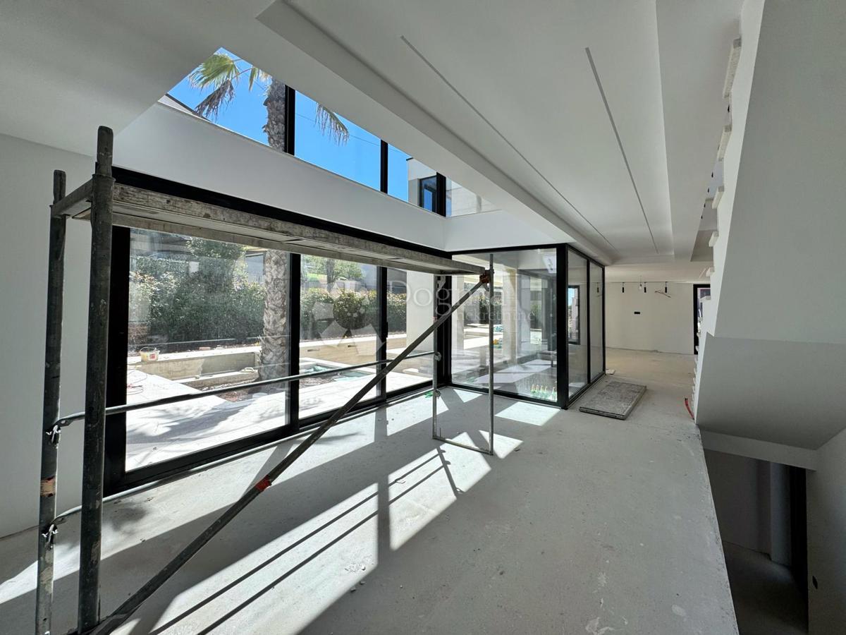 Hiša Pješčana Uvala, Medulin, 550m2