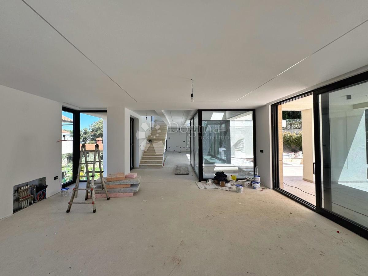 Hiša Pješčana Uvala, Medulin, 550m2