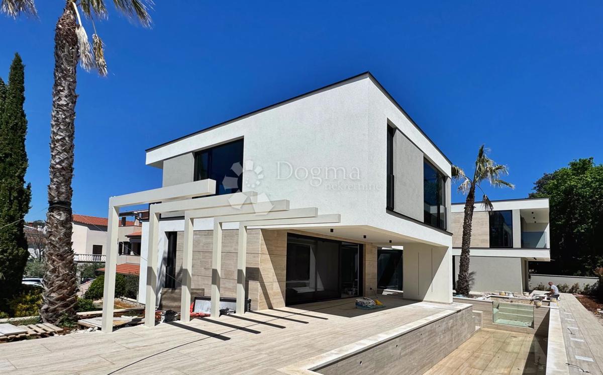 Hiša Pješčana Uvala, Medulin, 550m2