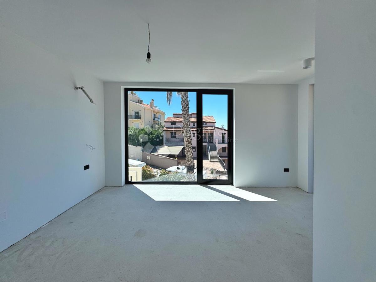 Hiša Pješčana Uvala, Medulin, 550m2