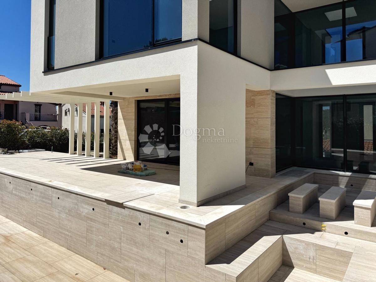 Hiša Pješčana Uvala, Medulin, 550m2