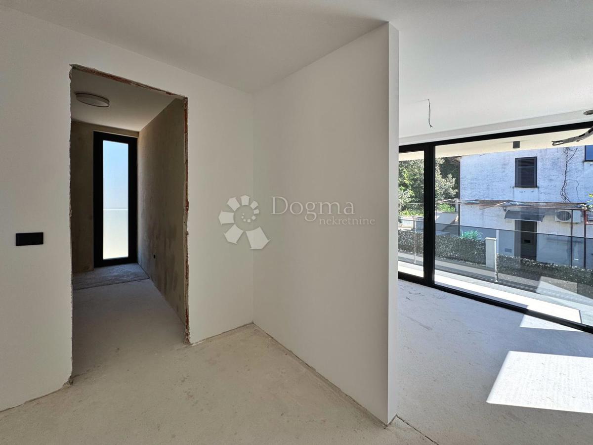 Hiša Pješčana Uvala, Medulin, 550m2