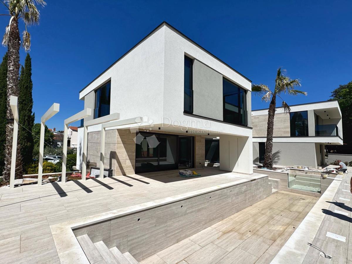 Hiša Pješčana Uvala, Medulin, 550m2