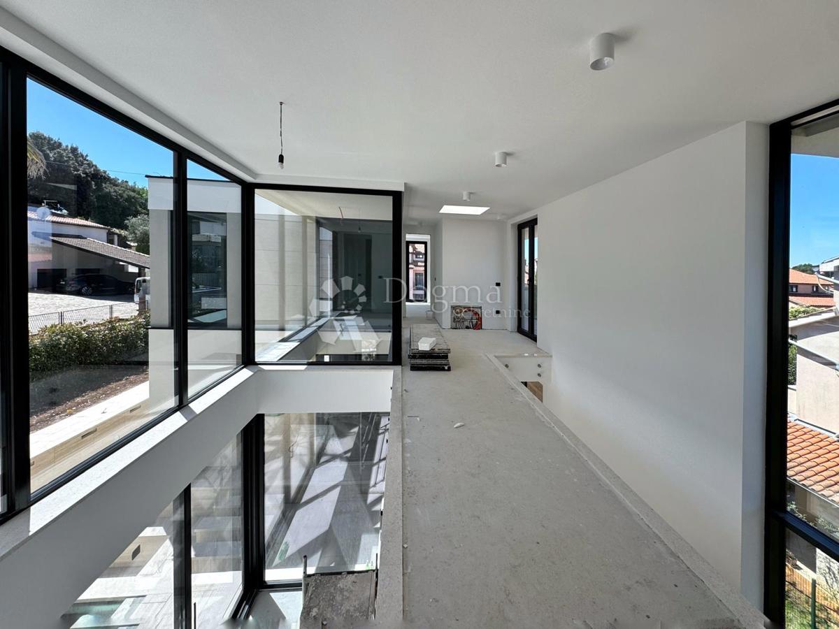 Hiša Pješčana Uvala, Medulin, 550m2
