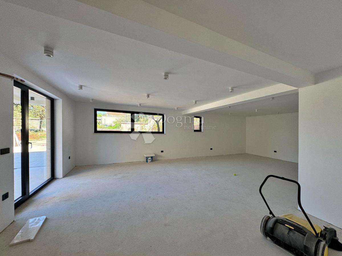 Hiša Pješčana Uvala, Medulin, 550m2