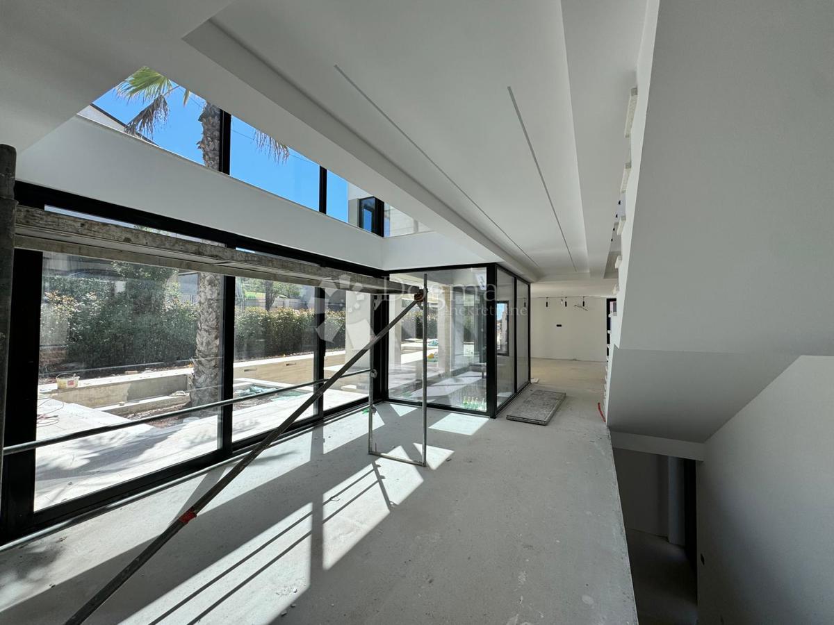 Hiša Pješčana Uvala, Medulin, 550m2
