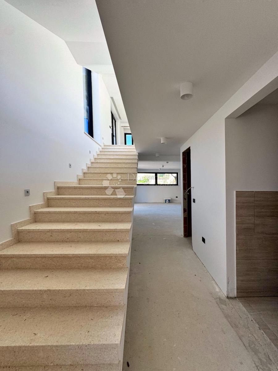 Hiša Pješčana Uvala, Medulin, 550m2