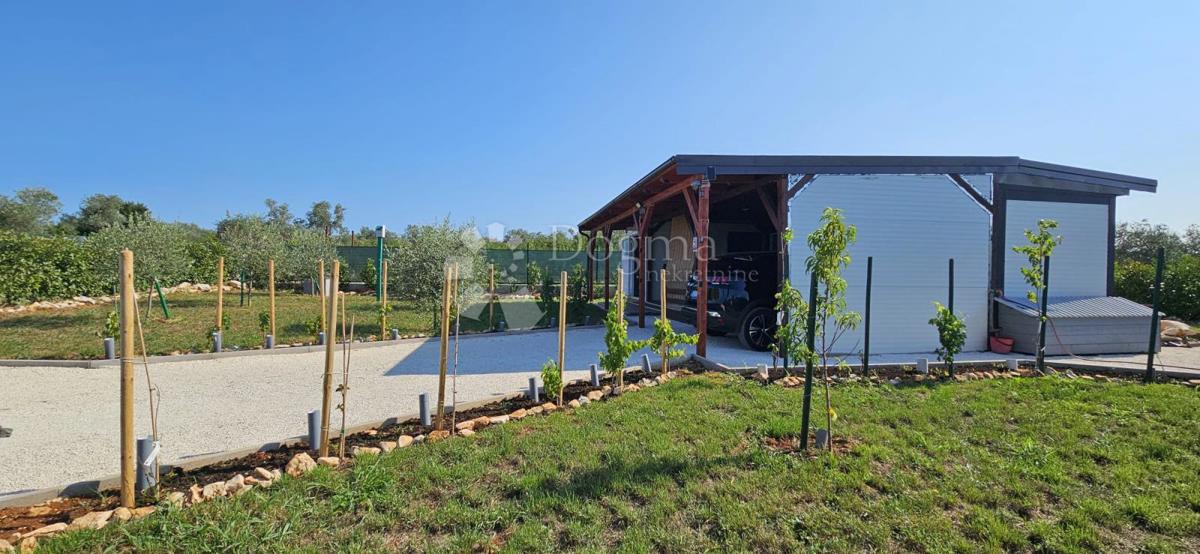 Zemljišče Fažana, 472m2