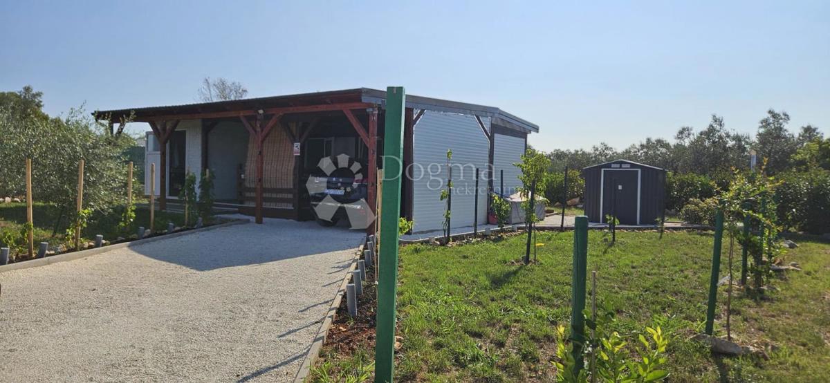 Zemljišče Fažana, 472m2