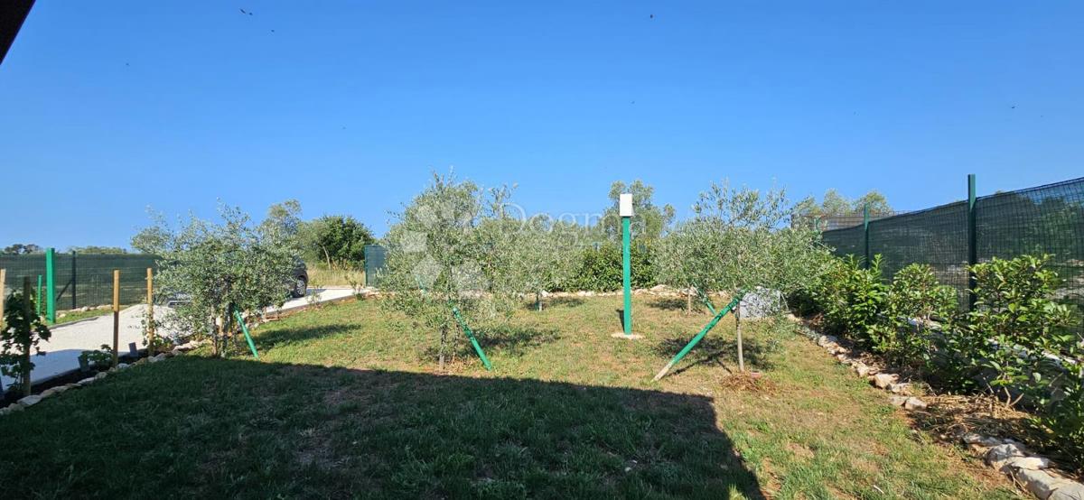 Zemljišče Fažana, 472m2