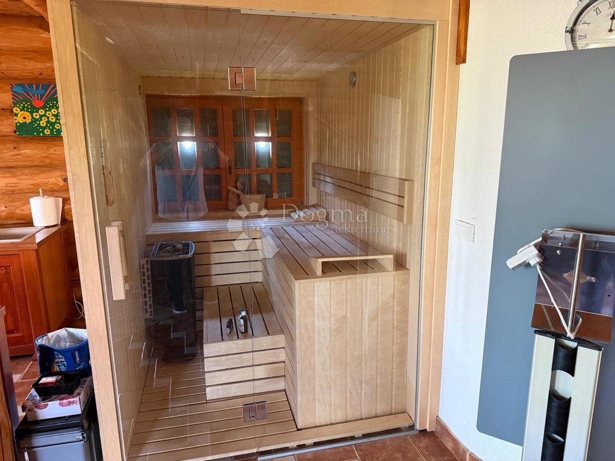 Poslovni prostor Selnik, Maruševec, 670m2