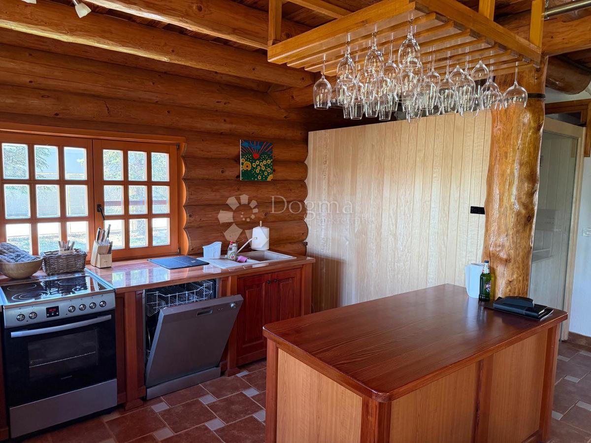 Poslovni prostor Selnik, Maruševec, 670m2