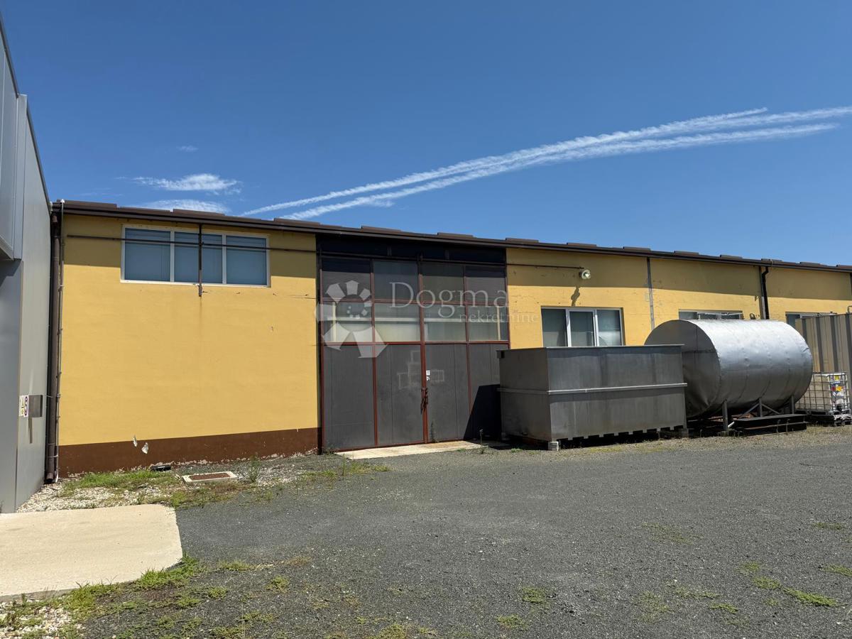 Poslovni prostor Selnik, Maruševec, 670m2