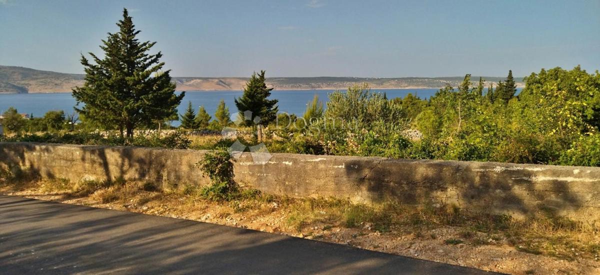 [OAZA OB MORJU] Zemljišče Starigrad 7500m2 