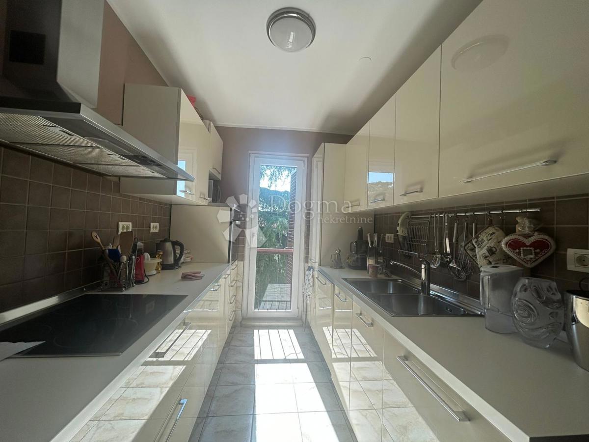 Dvostanovanjsko stanovanje v Fažani, 400 m od morja – 65 m² + podstrešje 28 m²