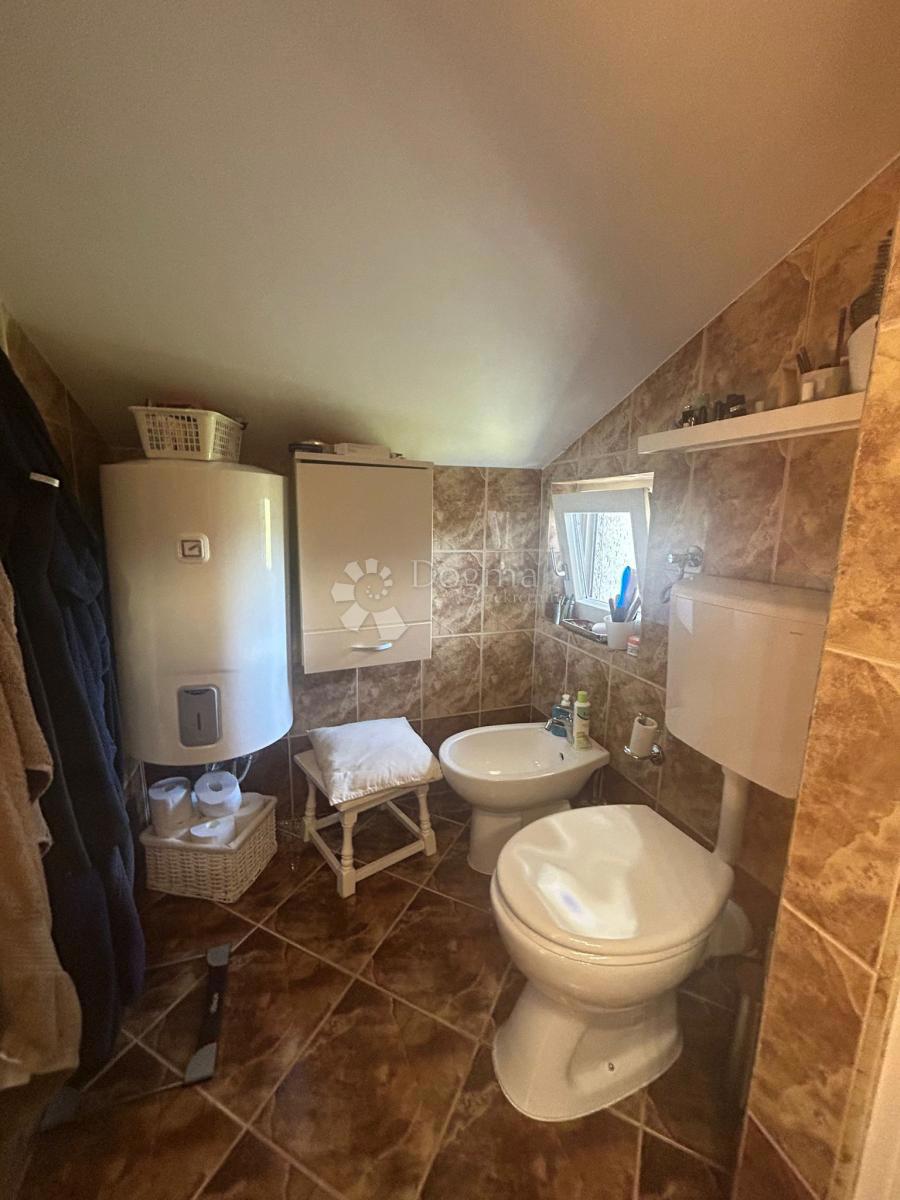 Dvostanovanjsko stanovanje v Fažani, 400 m od morja – 65 m² + podstrešje 28 m²