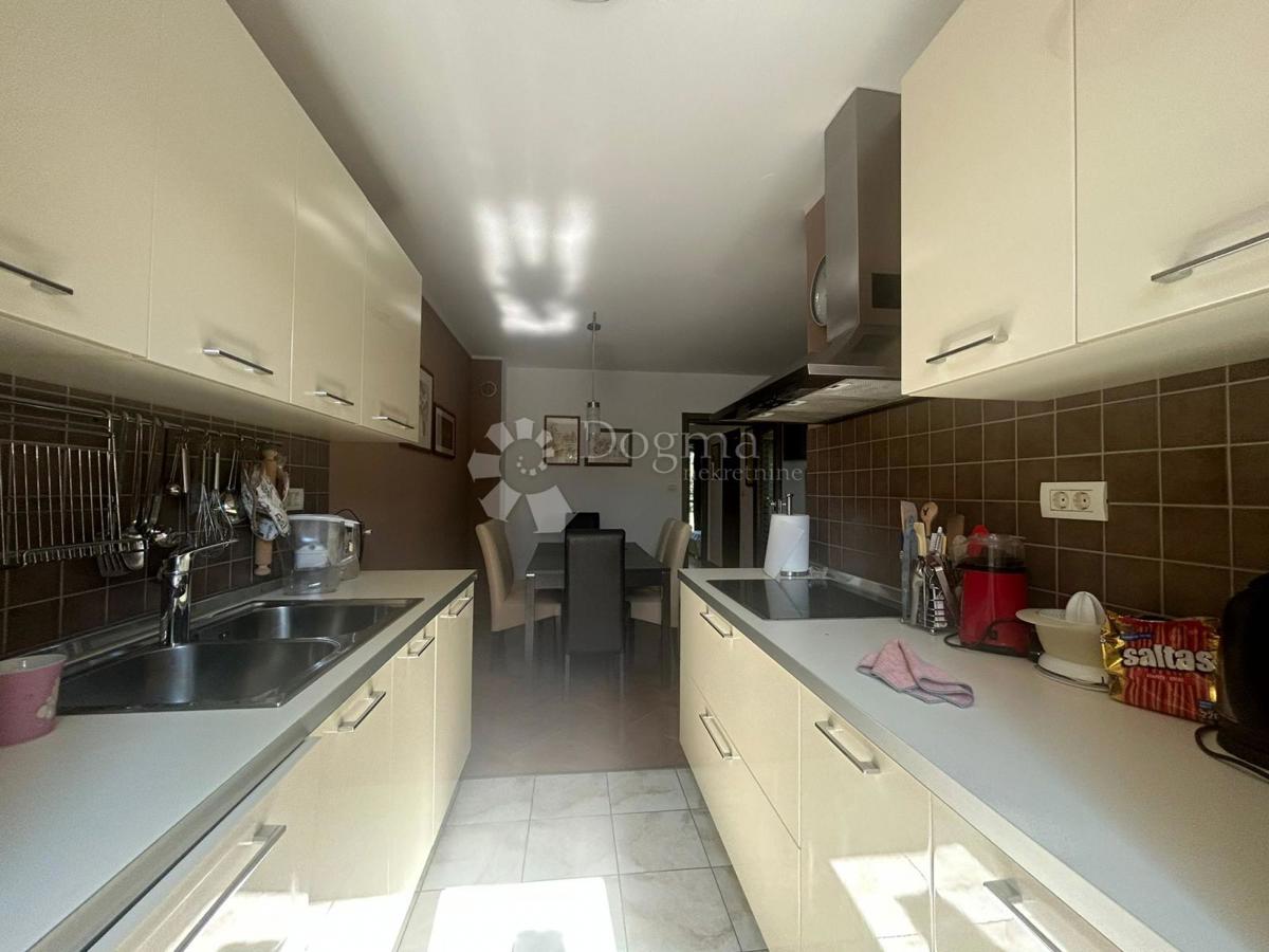 Dvostanovanjsko stanovanje v Fažani, 400 m od morja – 65 m² + podstrešje 28 m²
