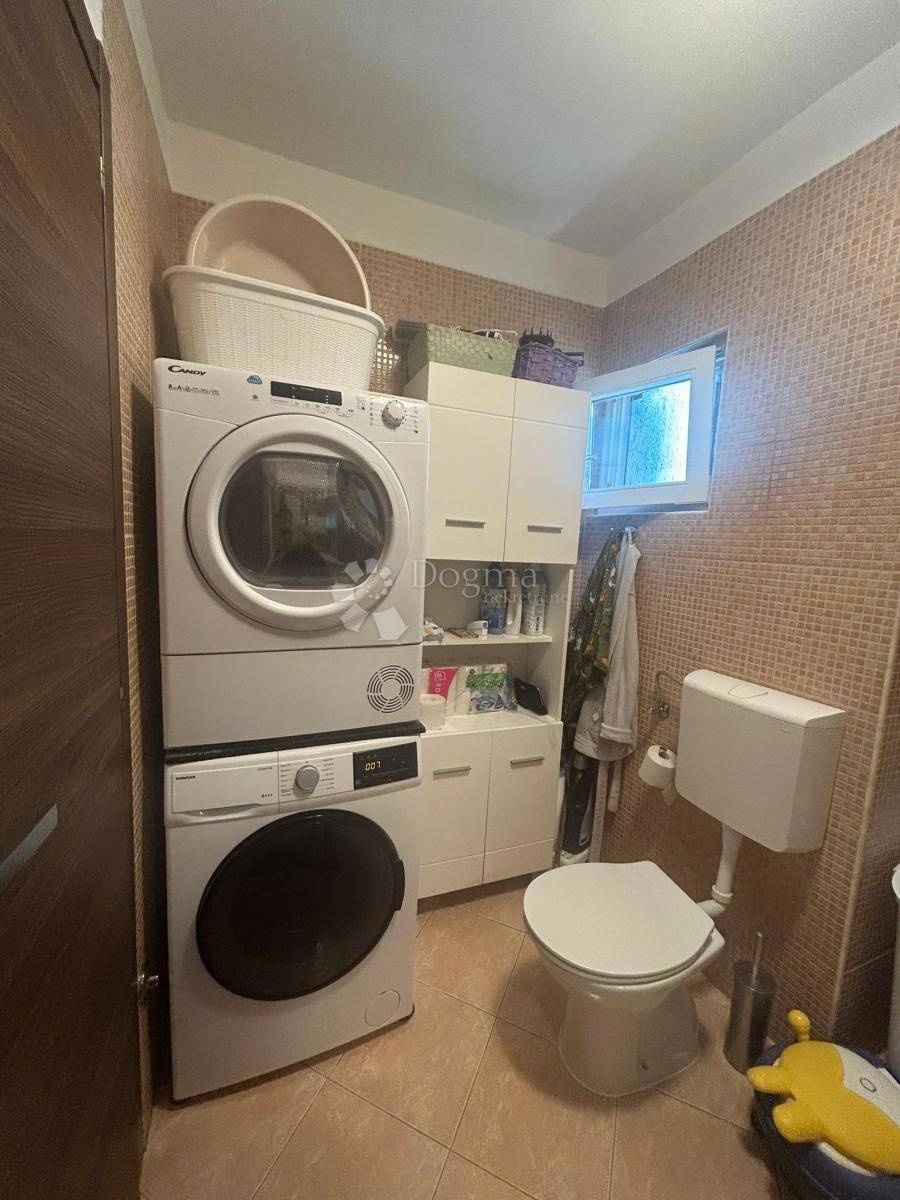 Dvostanovanjsko stanovanje v Fažani, 400 m od morja – 65 m² + podstrešje 28 m²