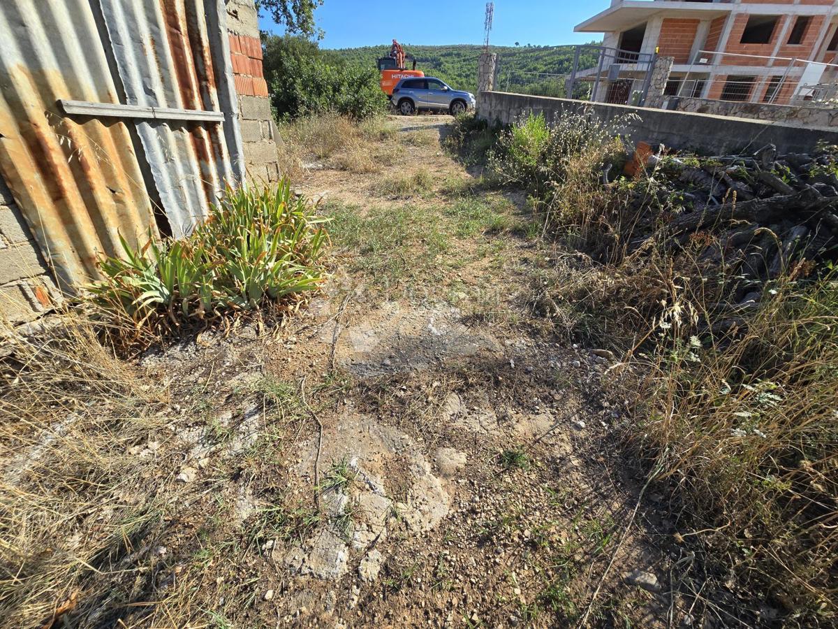 Zazidljivo zemljišče Tribunj, 1.037m2