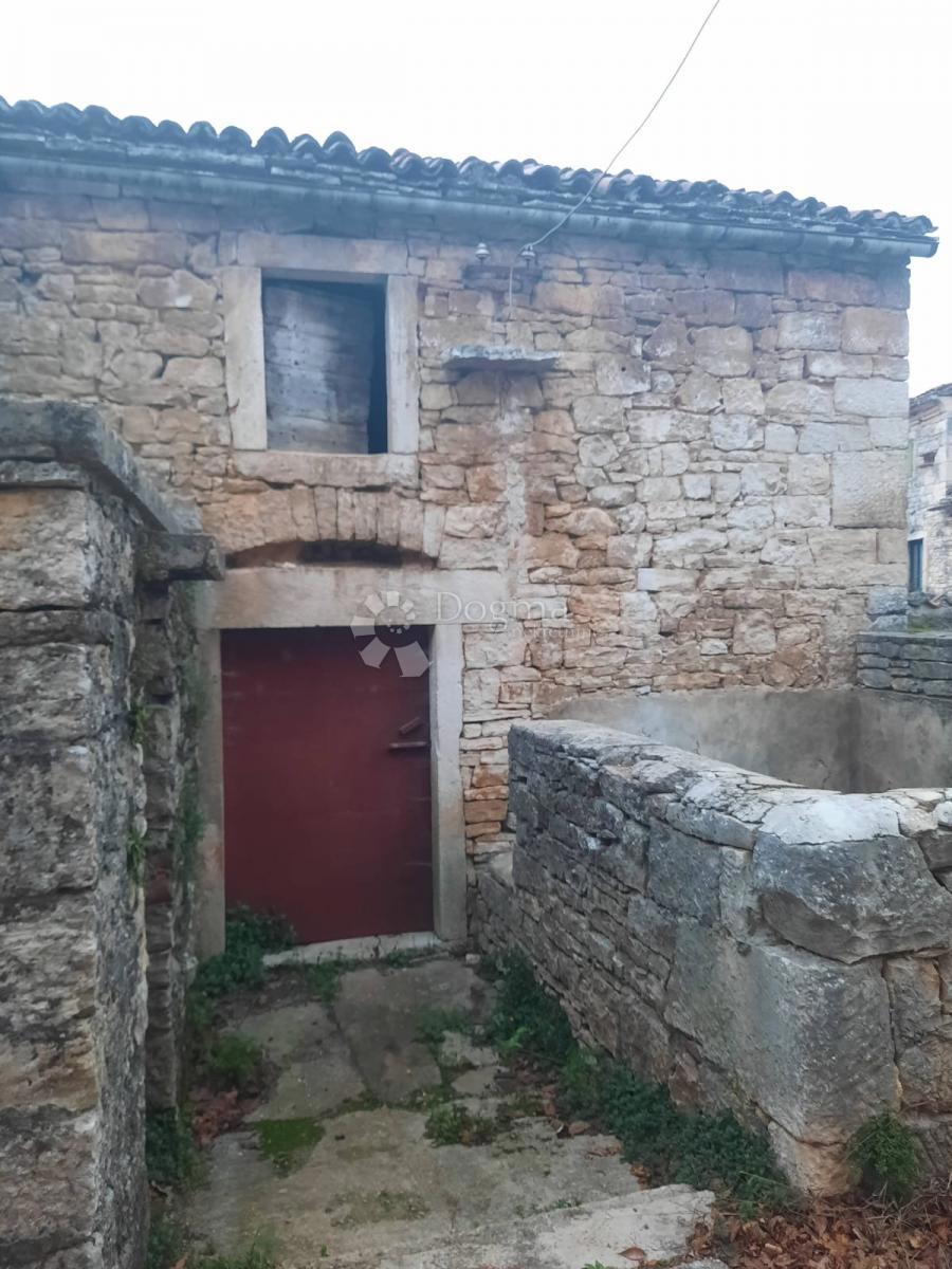 Kamnita zgodba za prenovo!