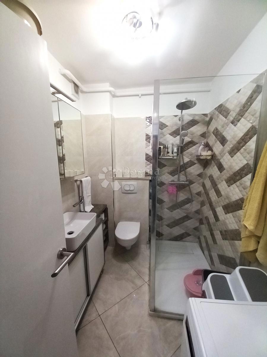 Podmurvice, praktično stanovanje na dobri lokaciji