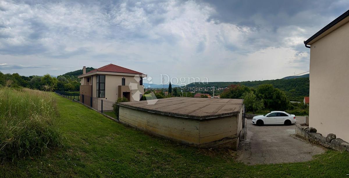 Zazidljivo zemljišče Radošić, Sinj, 641m2