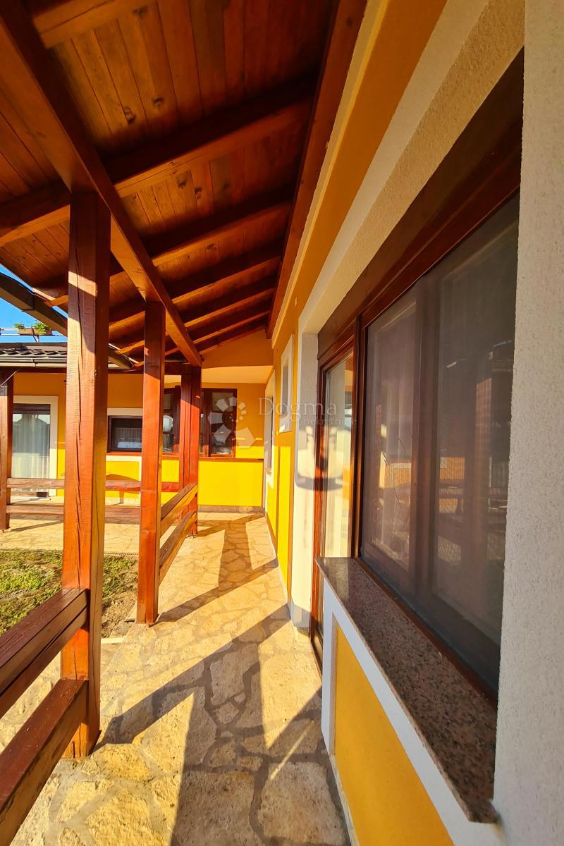 Hiša Kraj Donji, Marija Gorica, 560m2