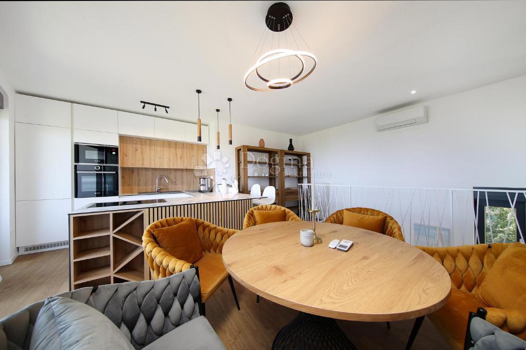 Stanovanje Ika, Opatija - Okolica, 108,51m2