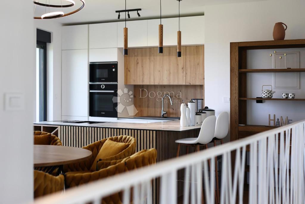 Stanovanje Ika, Opatija - Okolica, 108,51m2