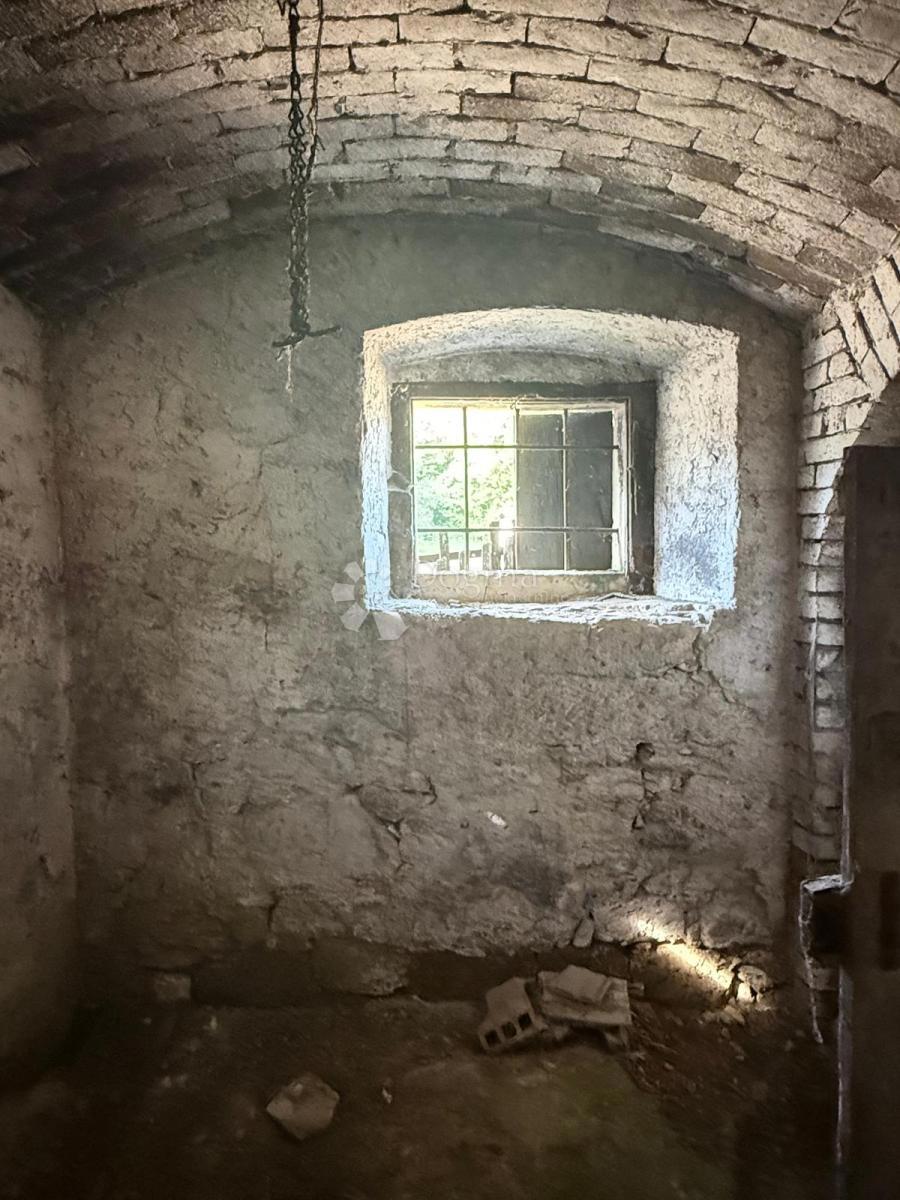 Hiša Vinica, 150m2