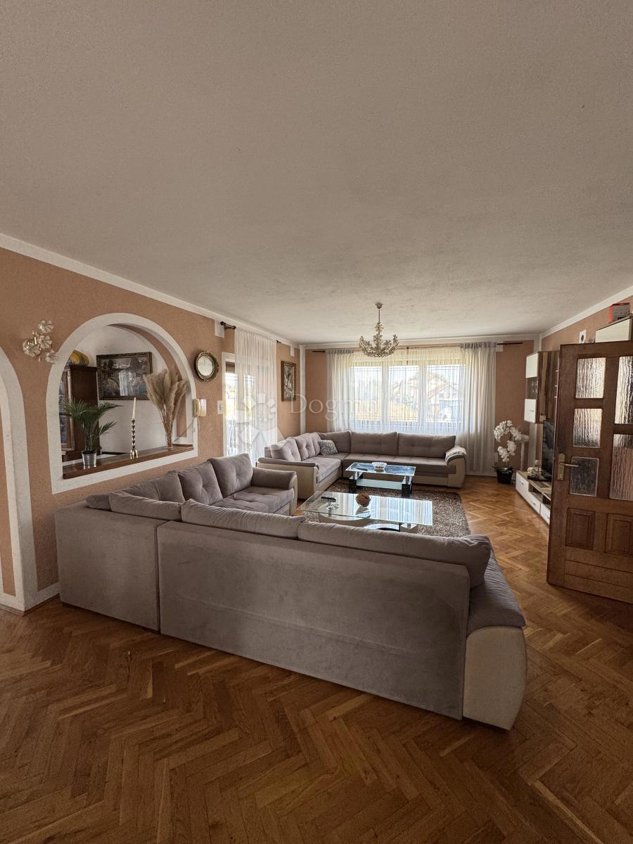 Hiša Bogdani, Peščenica - Žitnjak, 780m2