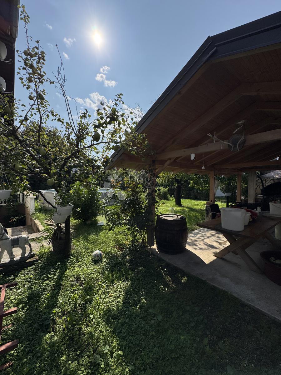 Hiša Bogdani, Peščenica - Žitnjak, 780m2