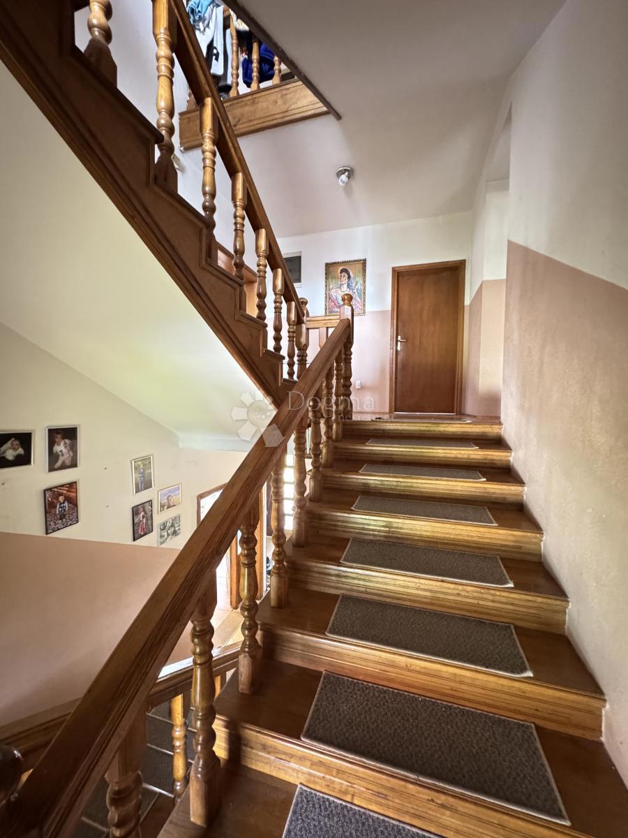 Hiša Bogdani, Peščenica - Žitnjak, 780m2
