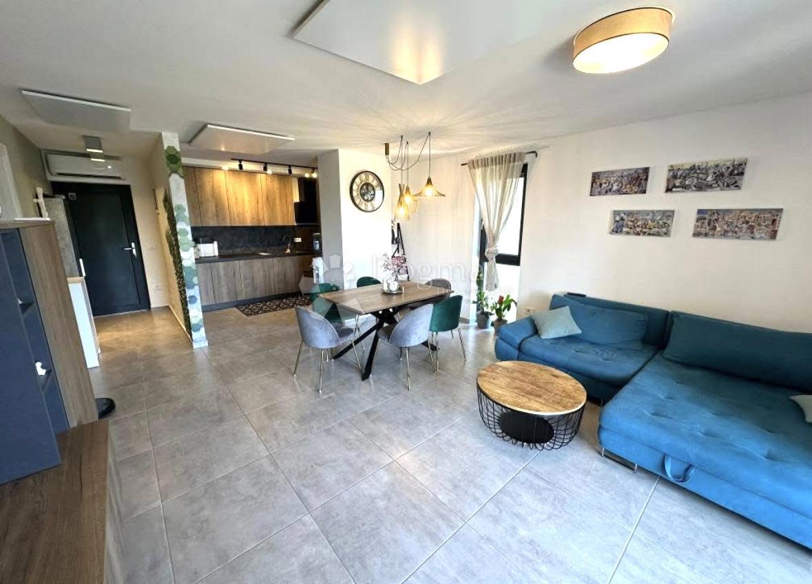 Stanovanje Novigrad, 87,97m2