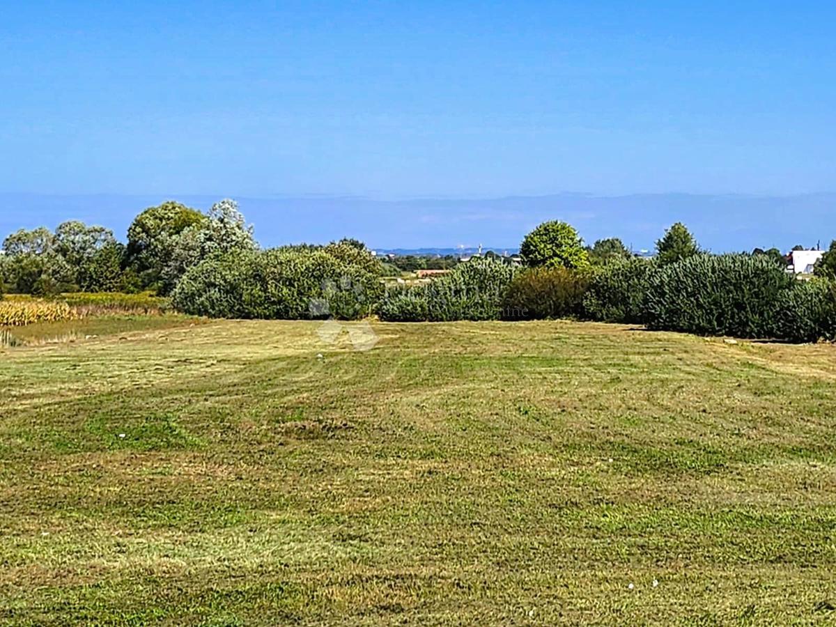 Zazidljivo zemljišče Gornji Kneginec, 8.305m2