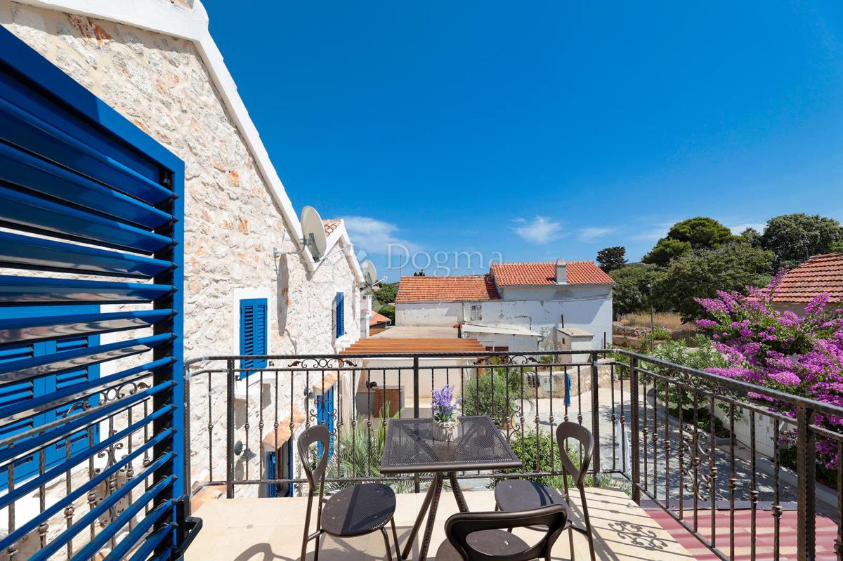 Avtentična kamnita hiša na otoku Molat - Naložba v mir, luksuz in tradicijo (-KA-), 55m2