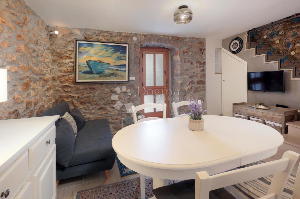 Avtentična kamnita hiša na otoku Molat - Naložba v mir, luksuz in tradicijo (-KA-), 55m2