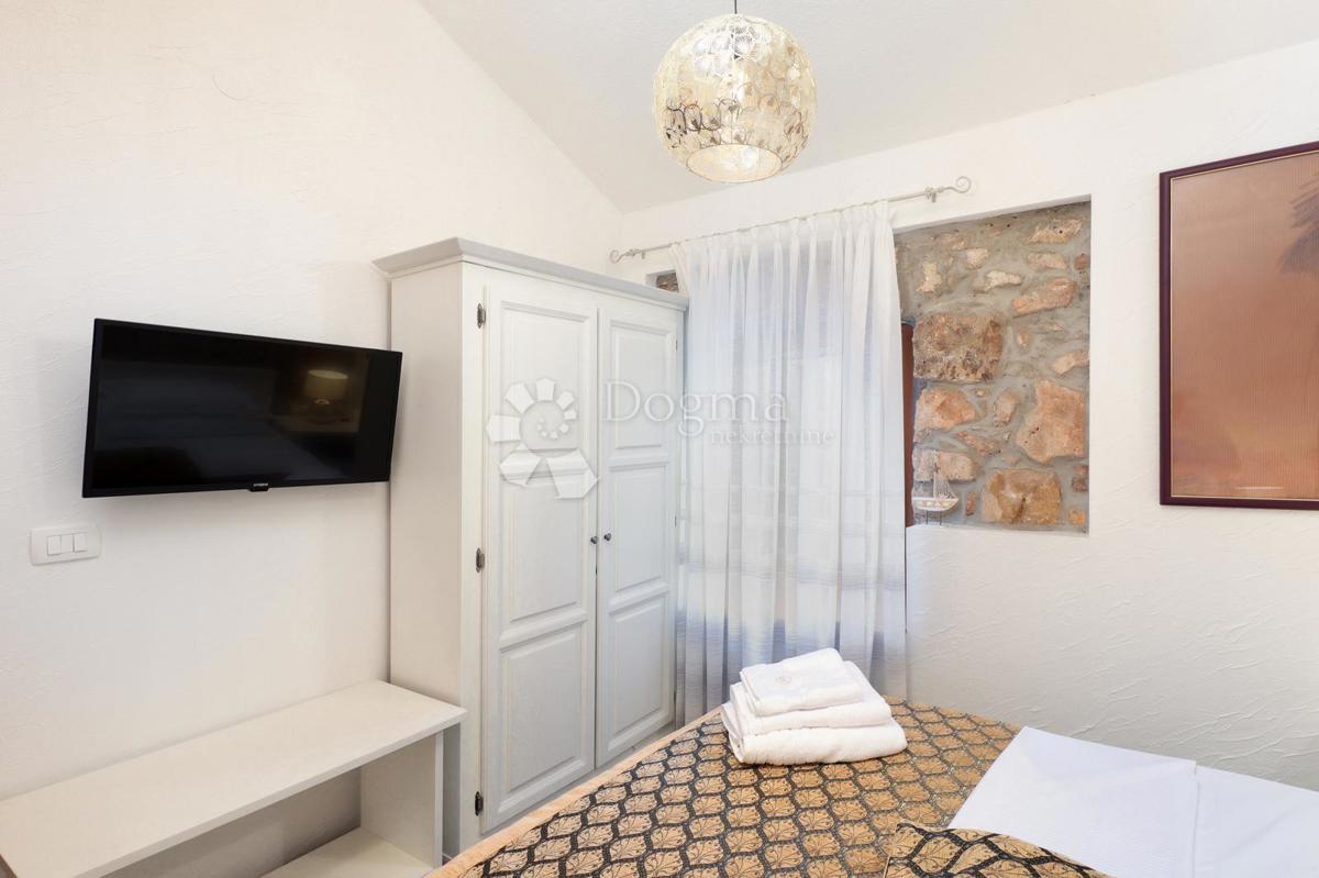 Avtentična kamnita hiša na otoku Molat - Naložba v mir, luksuz in tradicijo (-KA-), 55m2