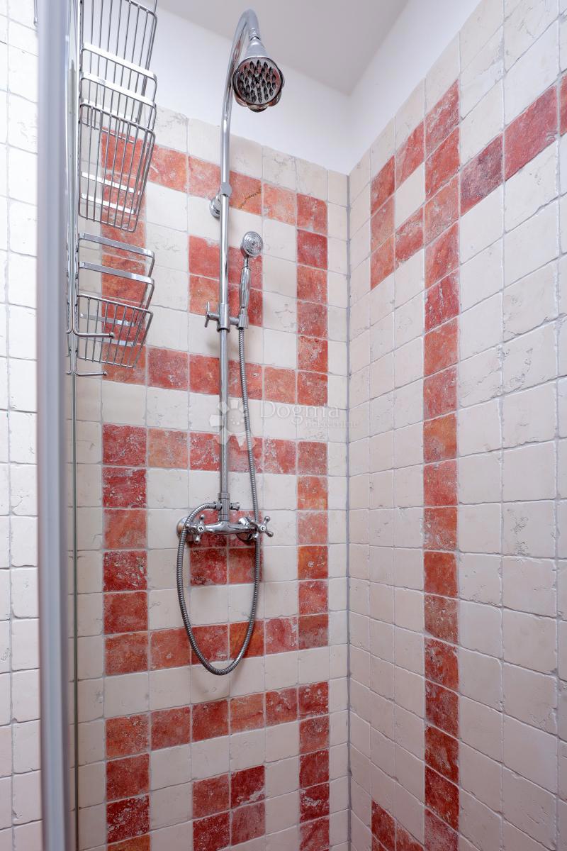 Avtentična kamnita hiša na otoku Molat - Naložba v mir, luksuz in tradicijo (-KA-), 55m2