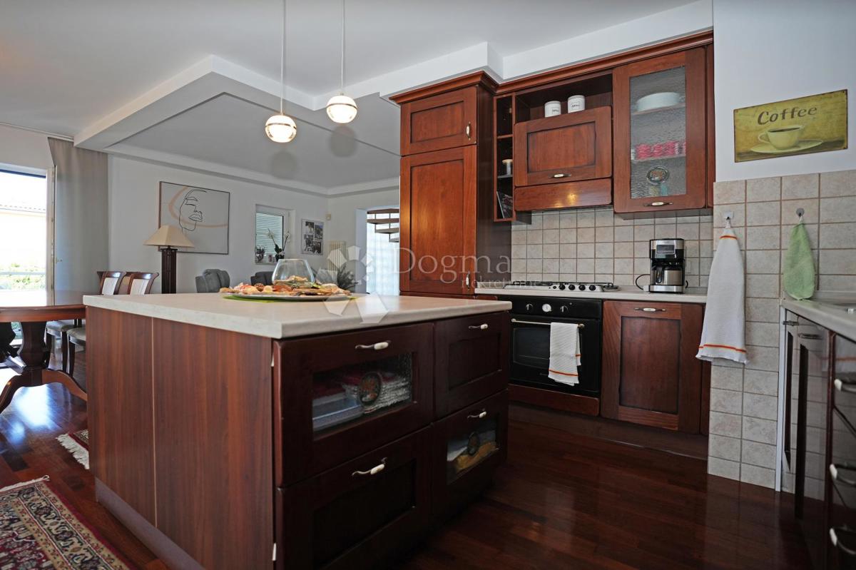 Stanovanje Banjole, Medulin, 107,66m2