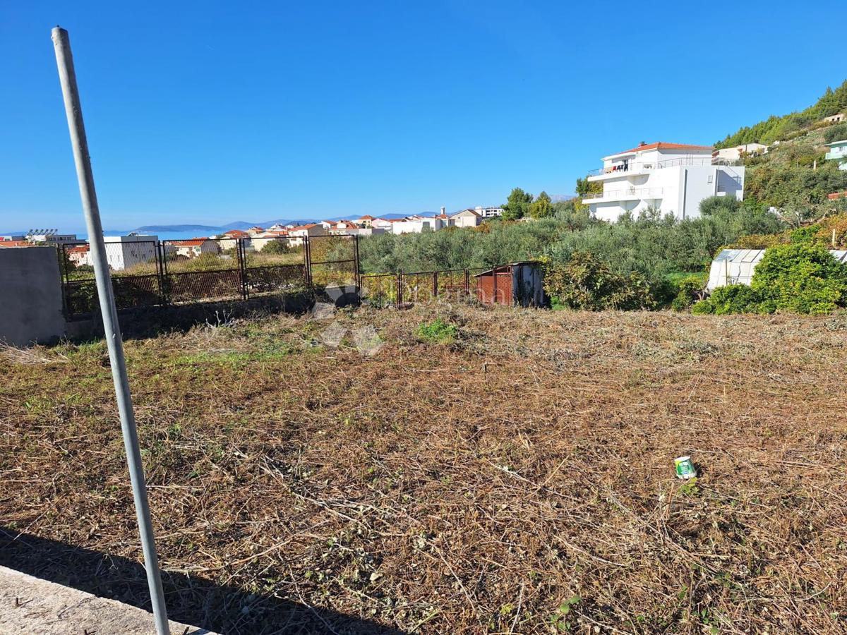 Zazidljivo zemljišče Podstrana, 754m2