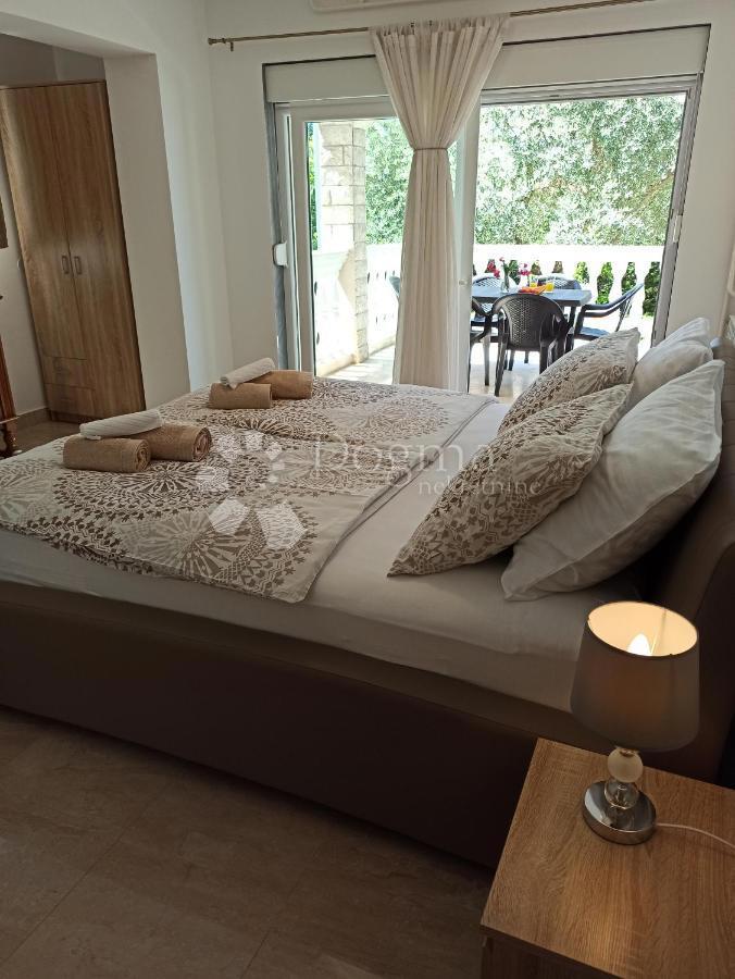 Hiša Malinska, Malinska-Dubašnica, 500m2