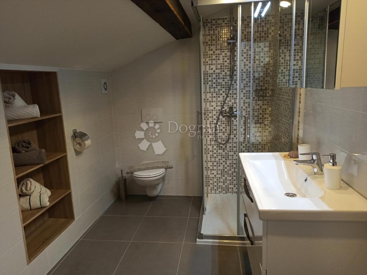 Hiša Malinska, Malinska-Dubašnica, 500m2