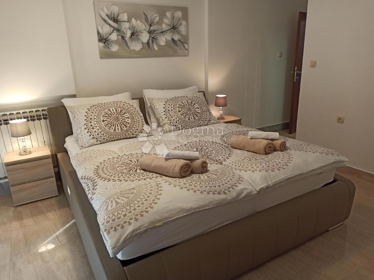 Hiša Malinska, Malinska-Dubašnica, 500m2