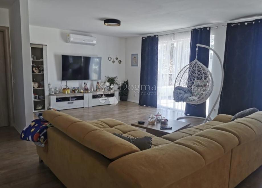 Stanovanje Strožanac, Podstrana, 156m2