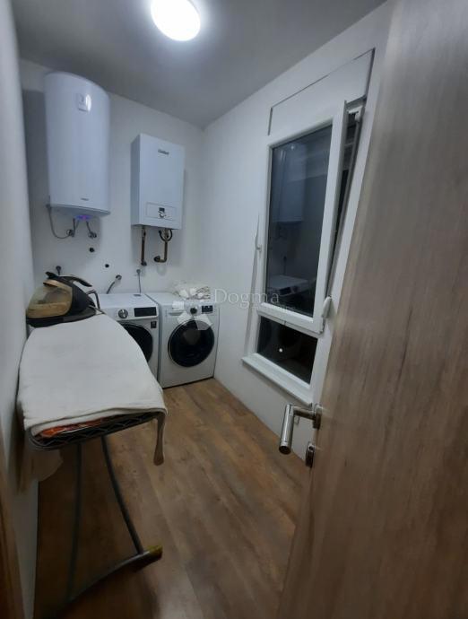 Stanovanje Strožanac, Podstrana, 156m2