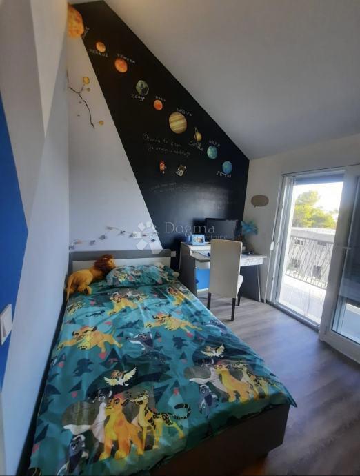 Stanovanje Strožanac, Podstrana, 156m2